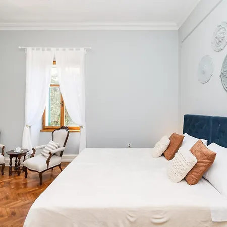 Historic Luxe Zadar Apartment Exterior photo