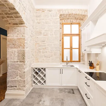 Historic Luxe Zadar Apartment Exterior photo